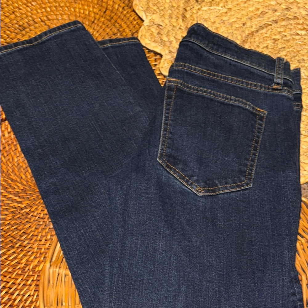 GAP Dark Wash Straight-Leg Jeans – Women’s Size 26 | Clean Classic Denim